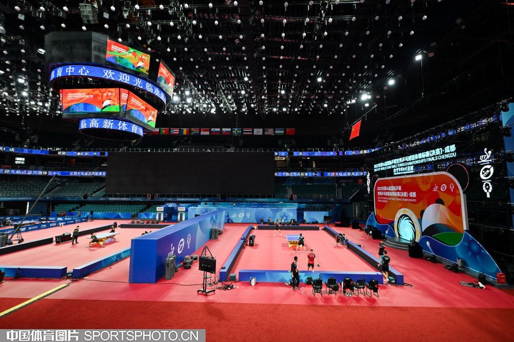 棒球与城市更新项目：球场周边的餐饮零售业如何依附赛程生存